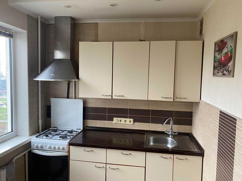 Продаж 3 кімнатної квартири біля метро Оболонь