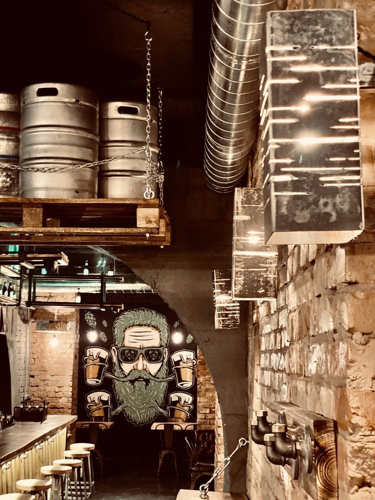 Крафтовий бар Лінивий craft beer bar.