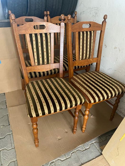 Dębowe krzesła Zakor