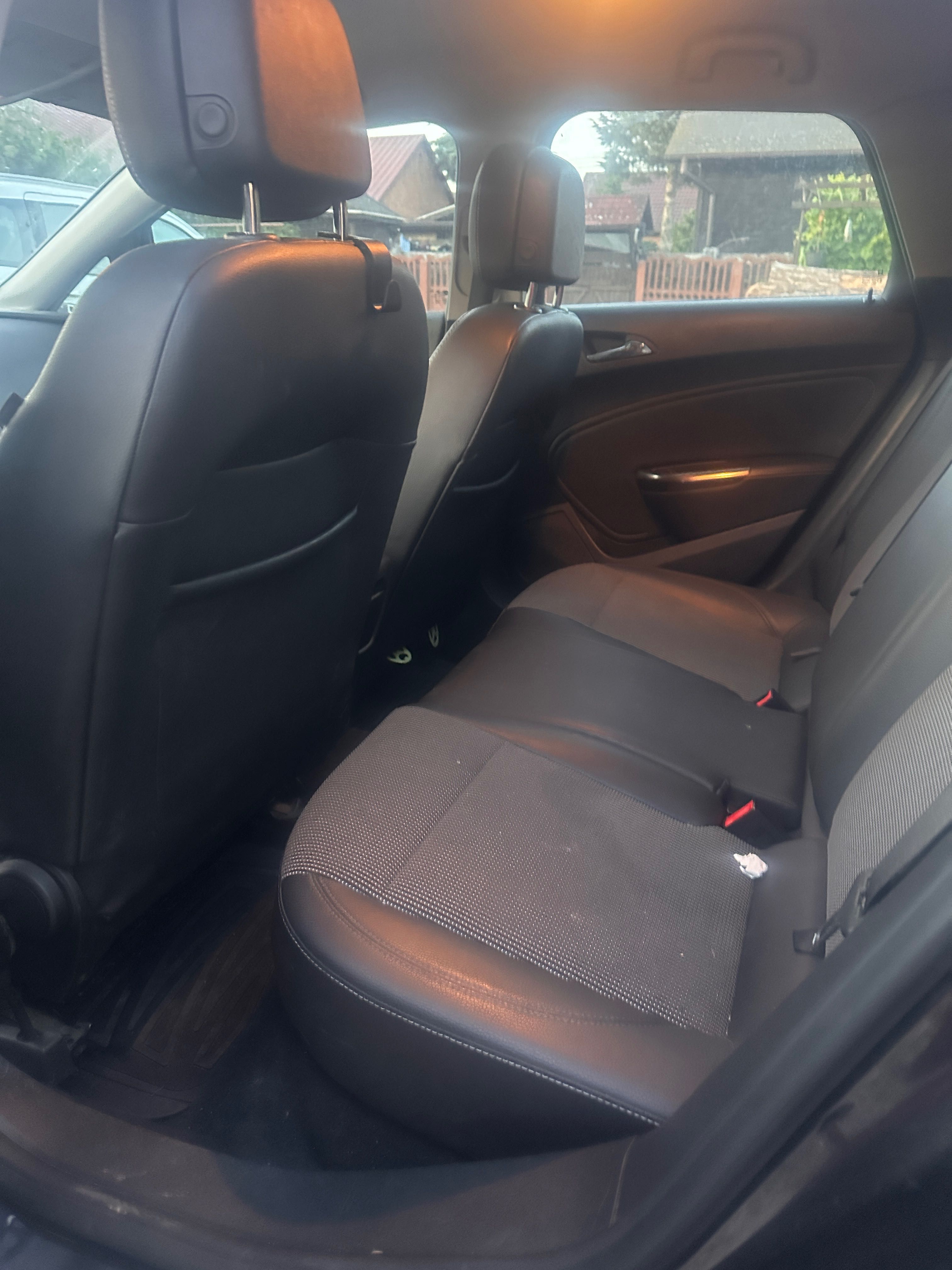 Sprzedam*OPEL*ASTRA*J*2012