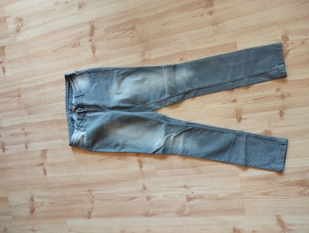 Spodnie dżinsowe rozmiar M