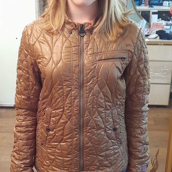 Курточки  для девочки б/у 8-9-10лет