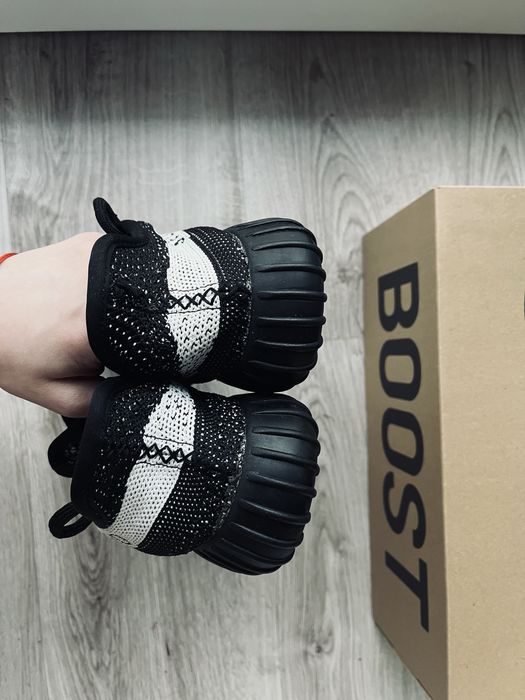 Adidas buty Yeezy Kayne West czarne 39