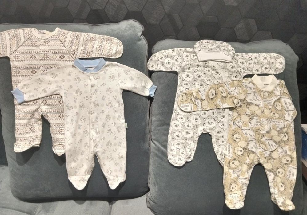 Одяг Комплект в пологовий боді чоловічки  H&M So cute Disney

чоловічк