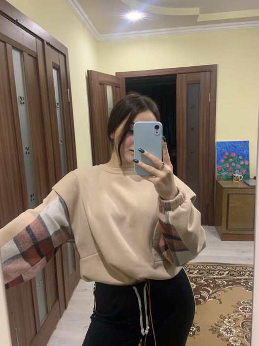 Цікавий, стильний світшот