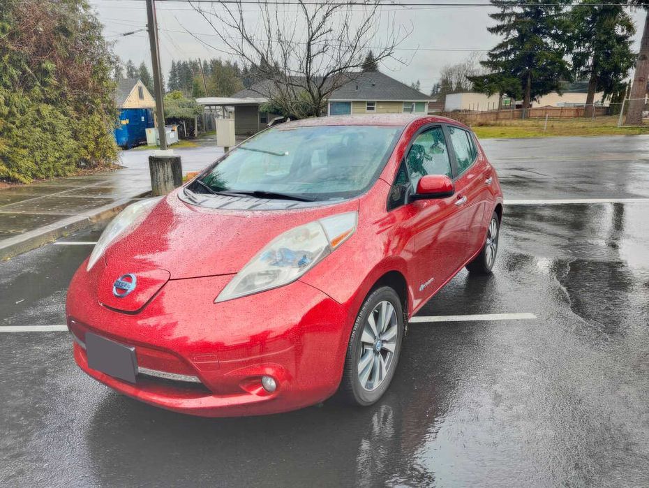 Nissan LEAF SL      2013