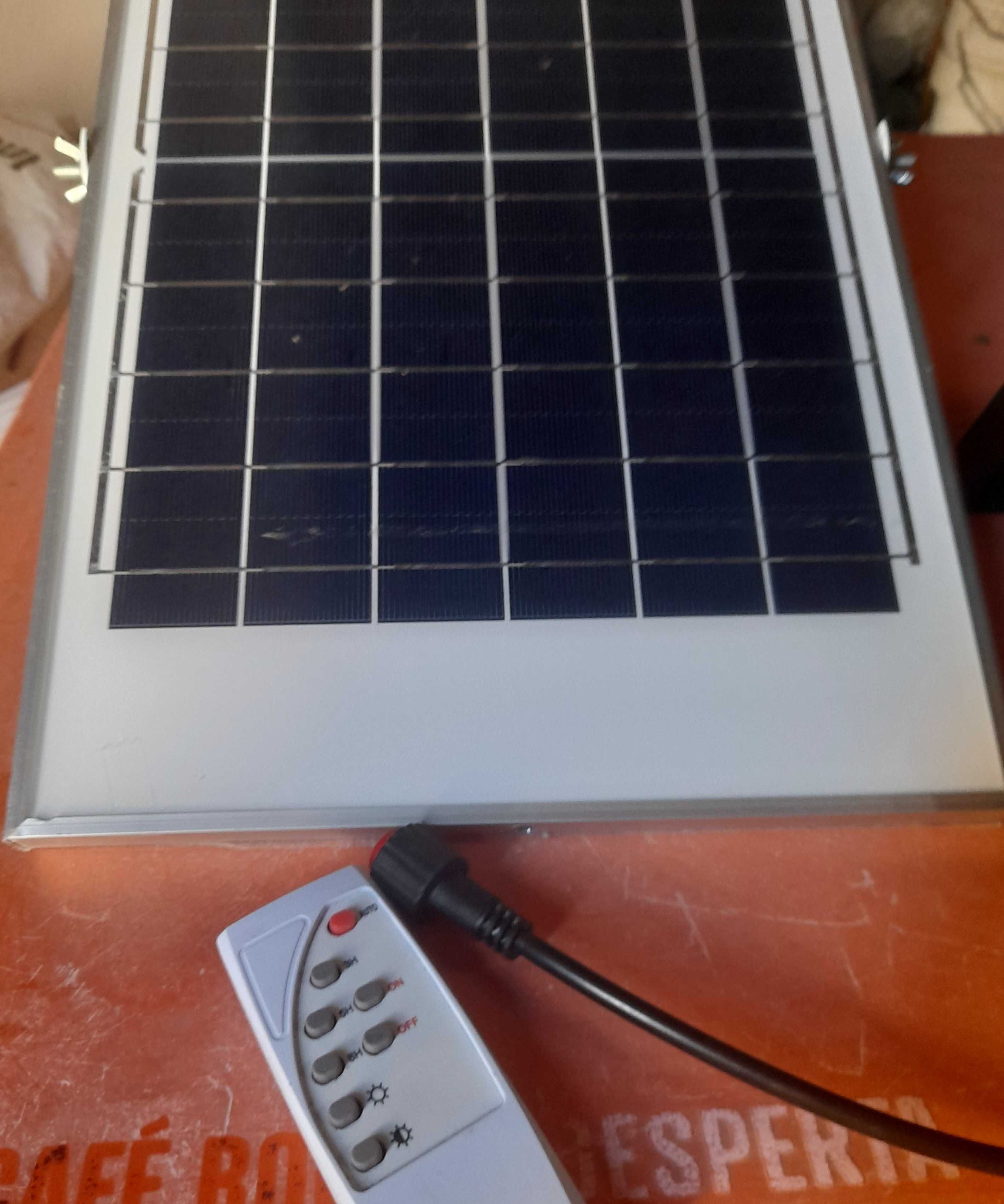 Vendo projector de 200w  com painel solar