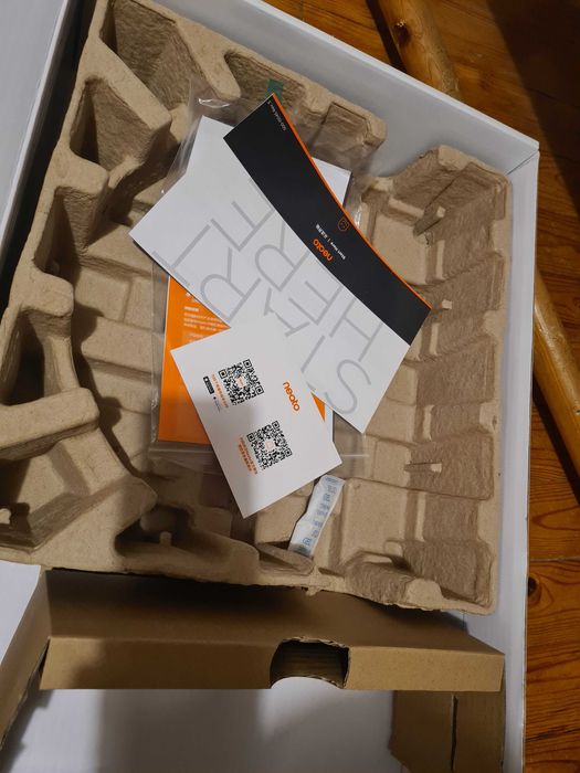 Robot odkurzający sprzątający Neato d3 connected