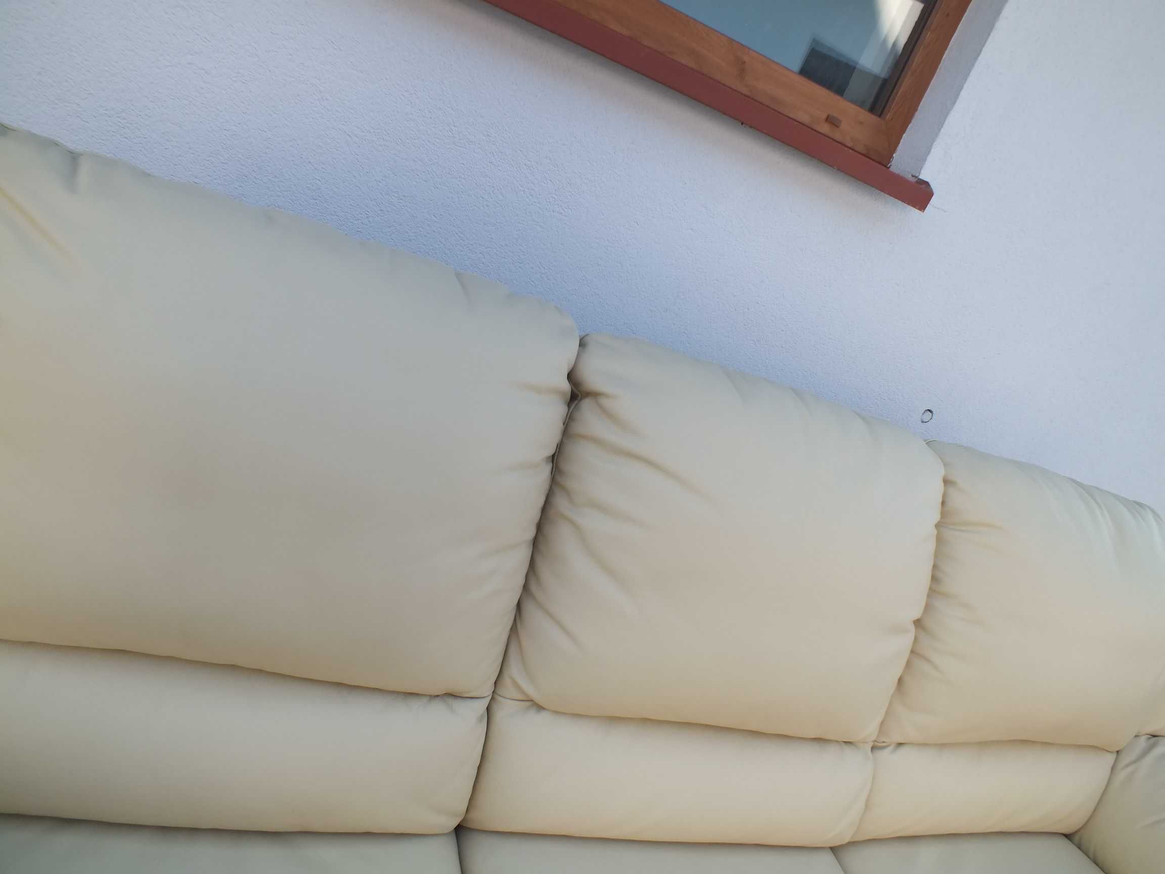 Zestaw kanap skórzanych 3+2+1 z funkcją relax kolor ecru.