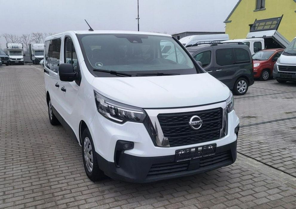 Nissan NV300 Nissan NV300 2.0 Dci 120 Km / L1H1 / 9 osób