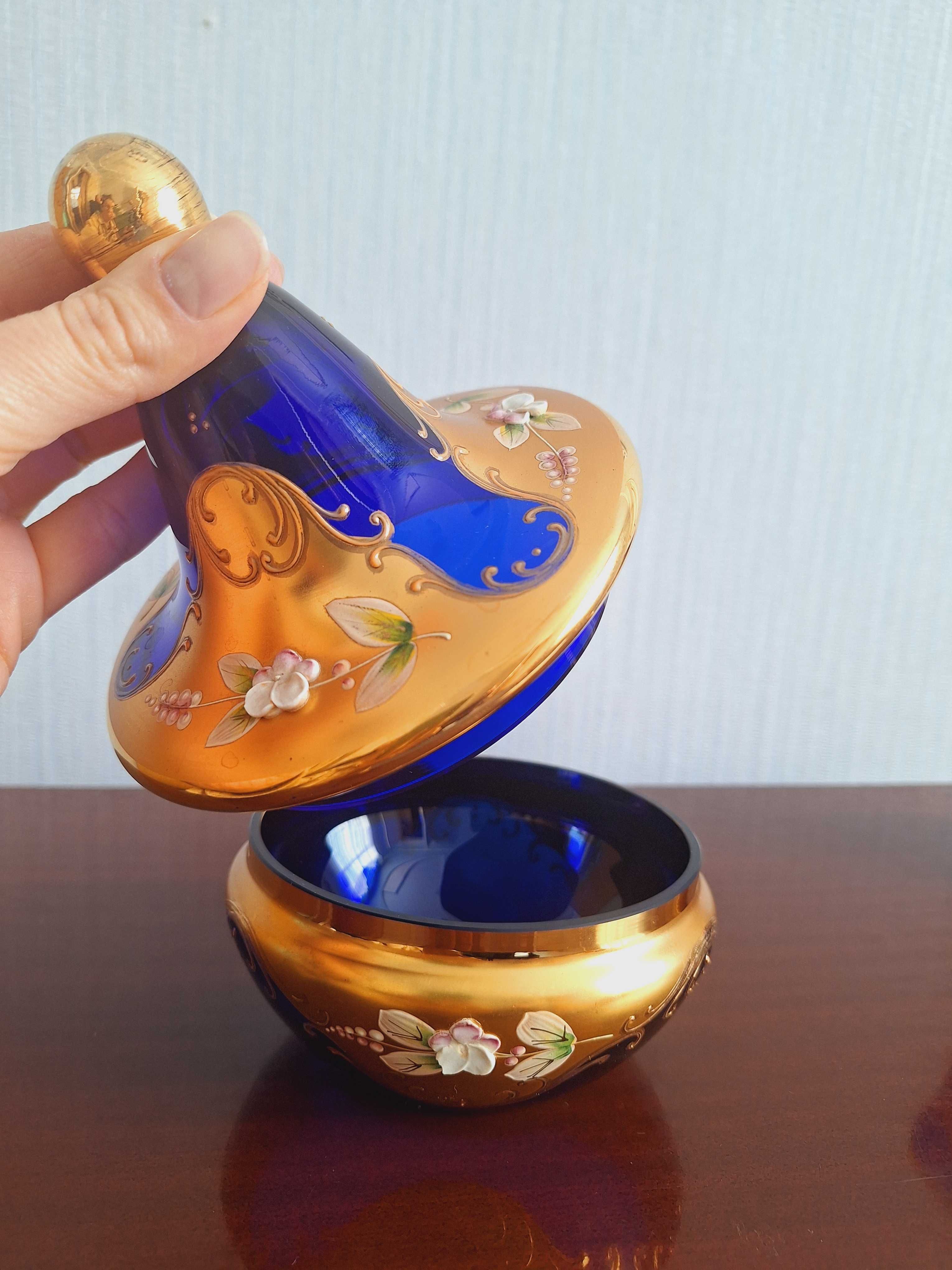 Конфетница Богемия золото лепка