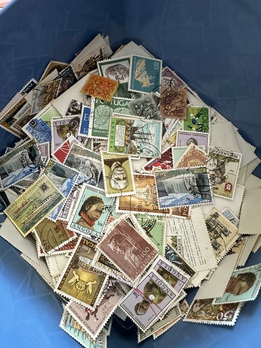 Lote de 100 selos usados - Ex Colonias e Portugal