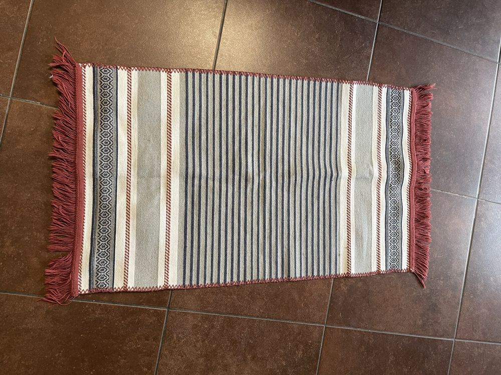 Wymiana dywanik bawełniany na podłogą