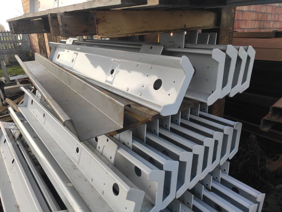 Blachy  burty nadstawki przyczepa rozrzutnik  zabudowa fasada Kontener