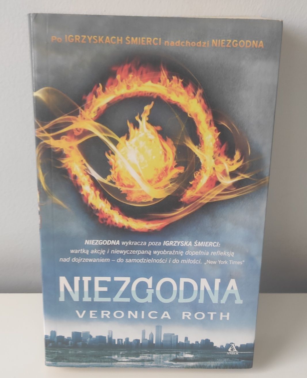 Książka "Niezgodna" - Veronica Roth