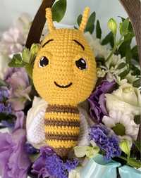 Іграшка в’язана бджола, ручна робота амігурумі