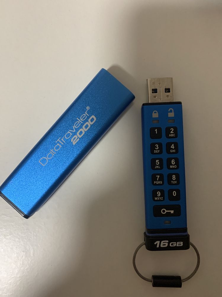 Флешка з шифруванням Kingston iStorage 16 GB