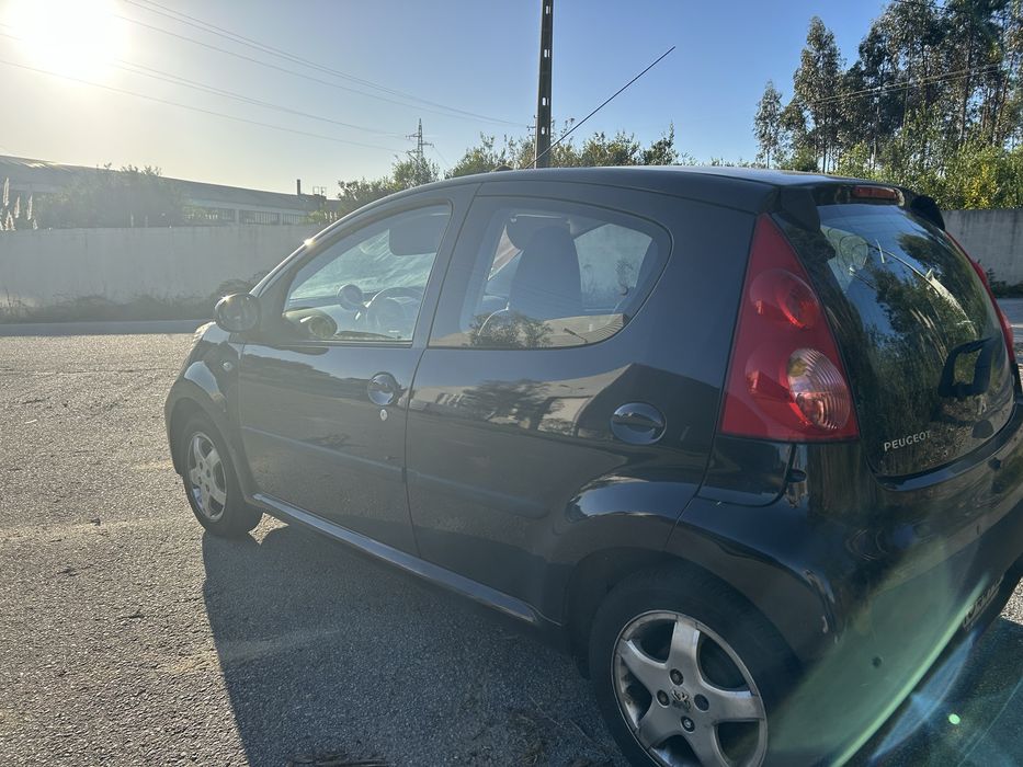 Peugeot 107 1.0 (Motor Toyota) 68 cv – 2009 –