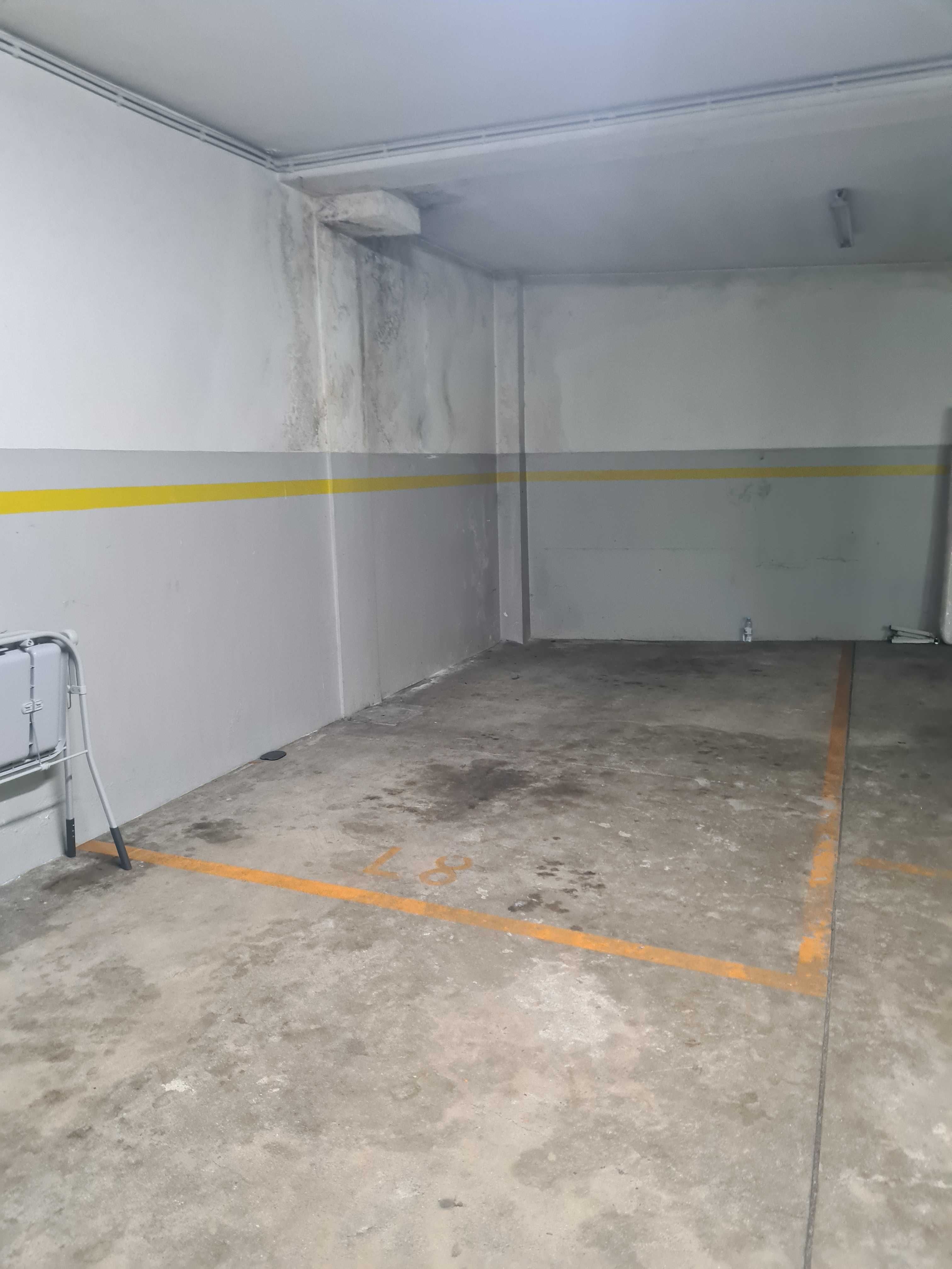 Venda de lugar de garagem em Porto