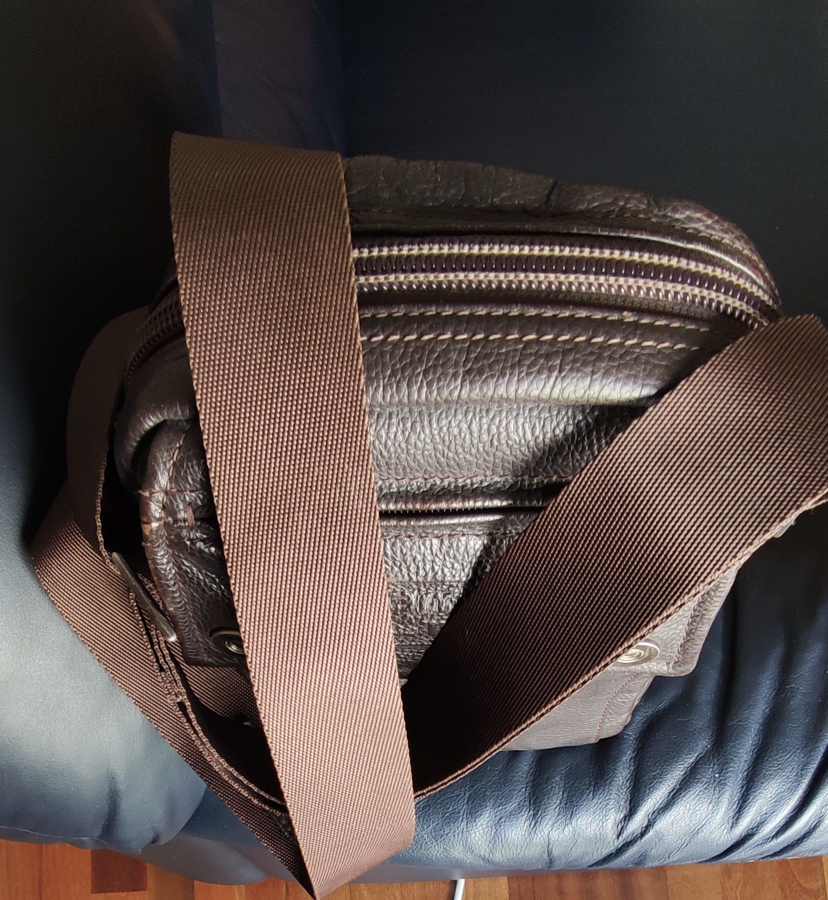 Bolsa a tiracolo  castanha- Camel active -
em pele natural