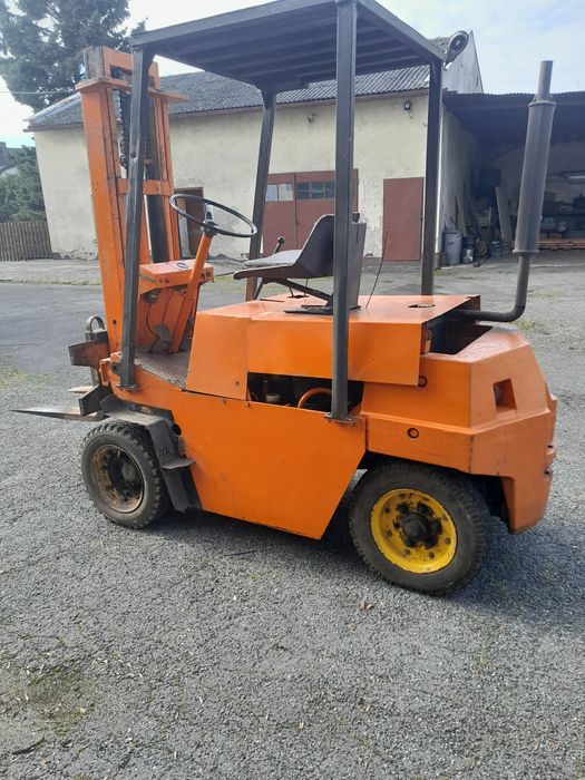 Wózek widłowy zremb