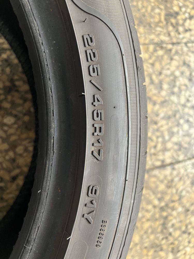 Pneus semi-novos 225/45R17