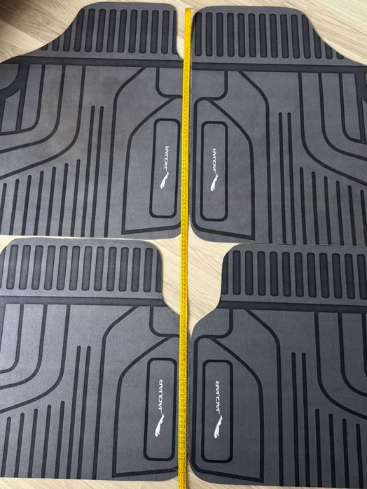 Dywaniki Jaguar – uniwersalne, miękkie, bardzo dobry stan