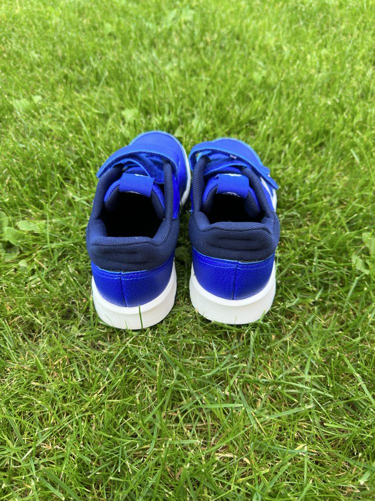 Продам кросовкі Adidas оригінал 33р.