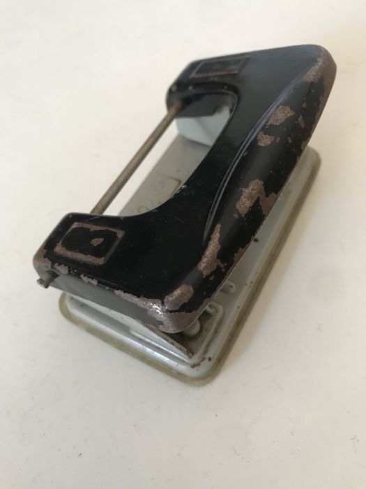 Furador de escritorio Sax made in Austria