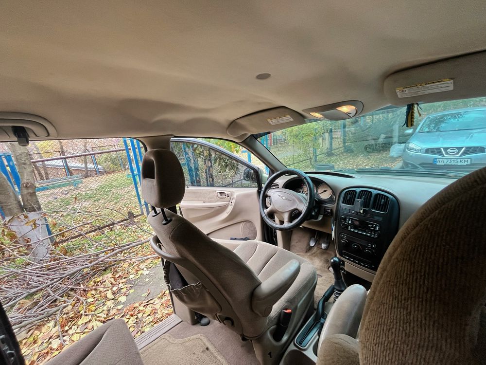 Авто Chrysler Grand Voyager 2.5 td, 2 ключа, документи, мінівен Skoda