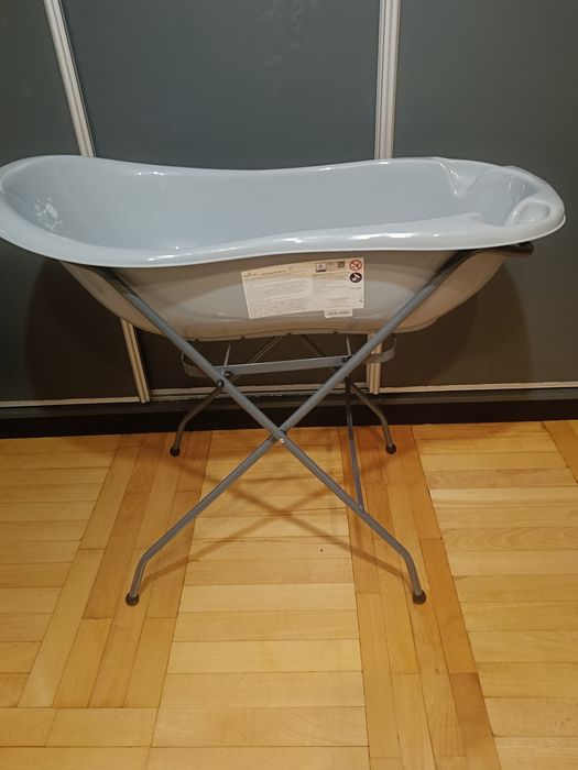 Wanienka że stelażem, stojak pod wanienkę
