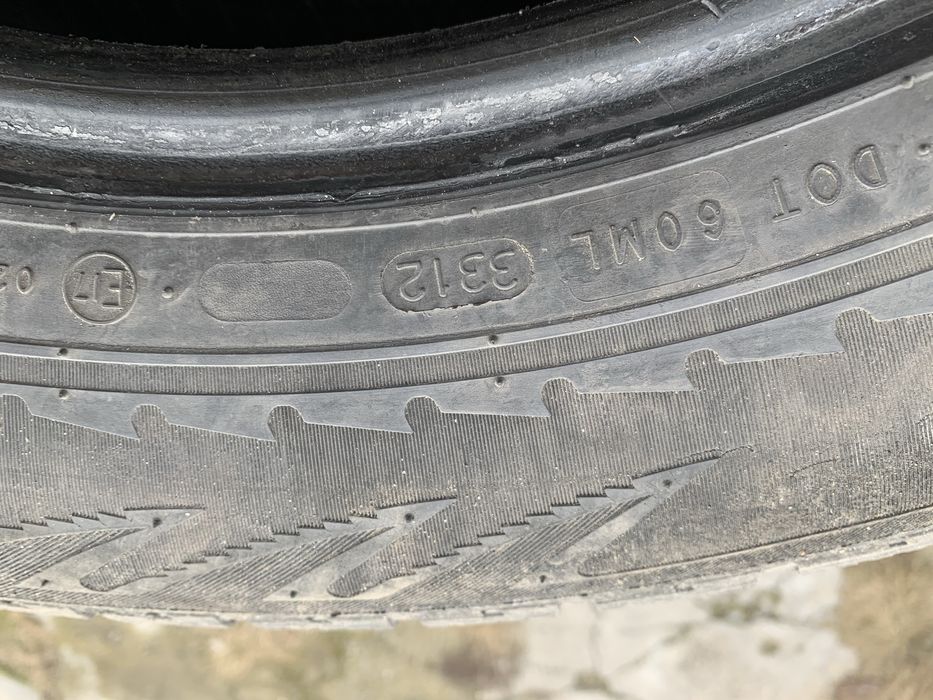 Зимня резина nokian R235/60/18