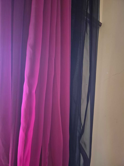 6 Cortinados Organza pretos e vermelho