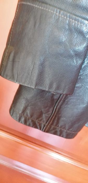 męska czarna kurtka skórzana