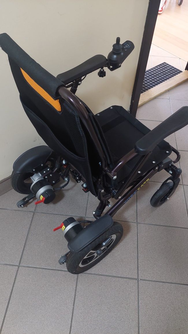 Wózek inwalidzki elektryczny Easy Go Vitea Care