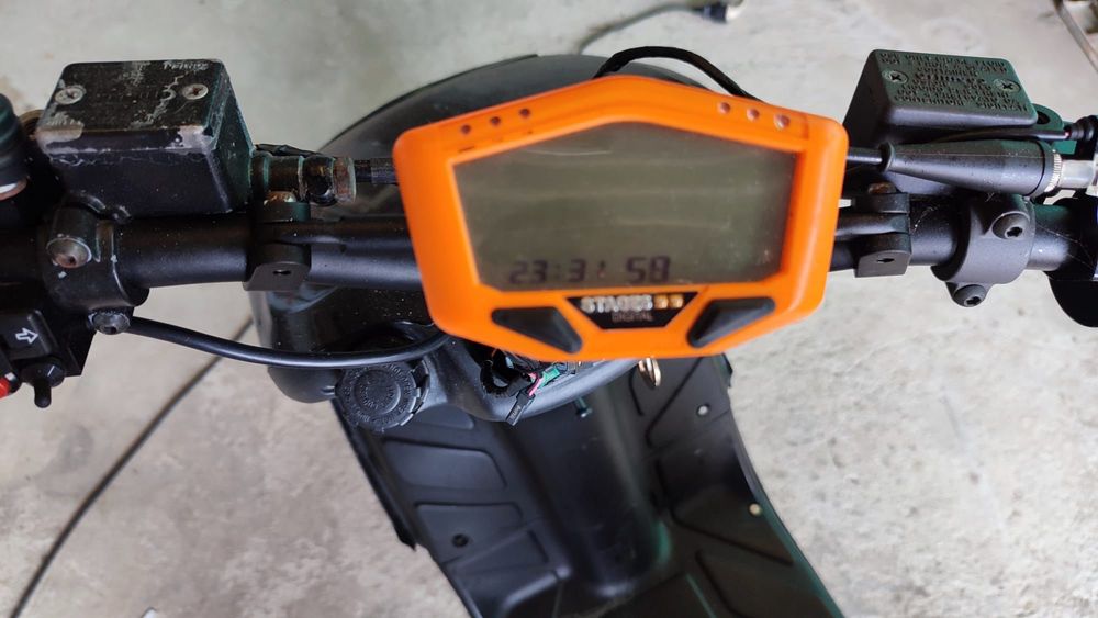Moto piaggio NGR MC2 70cc com muito material  (TROCO)
