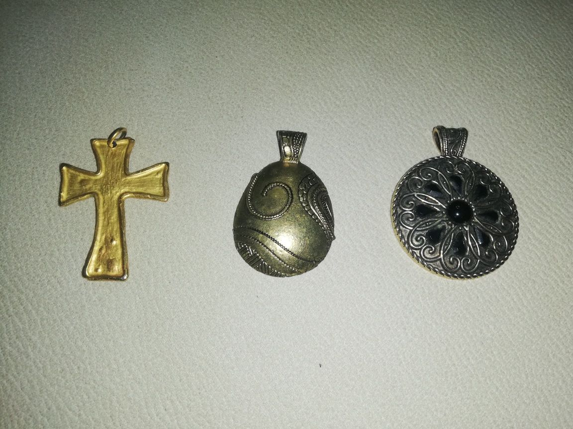 Pendentes variados