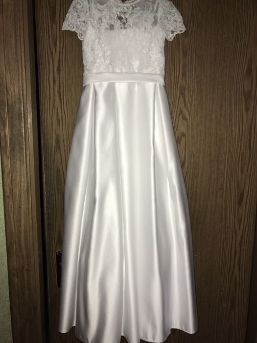 Плаття для першого причастя.