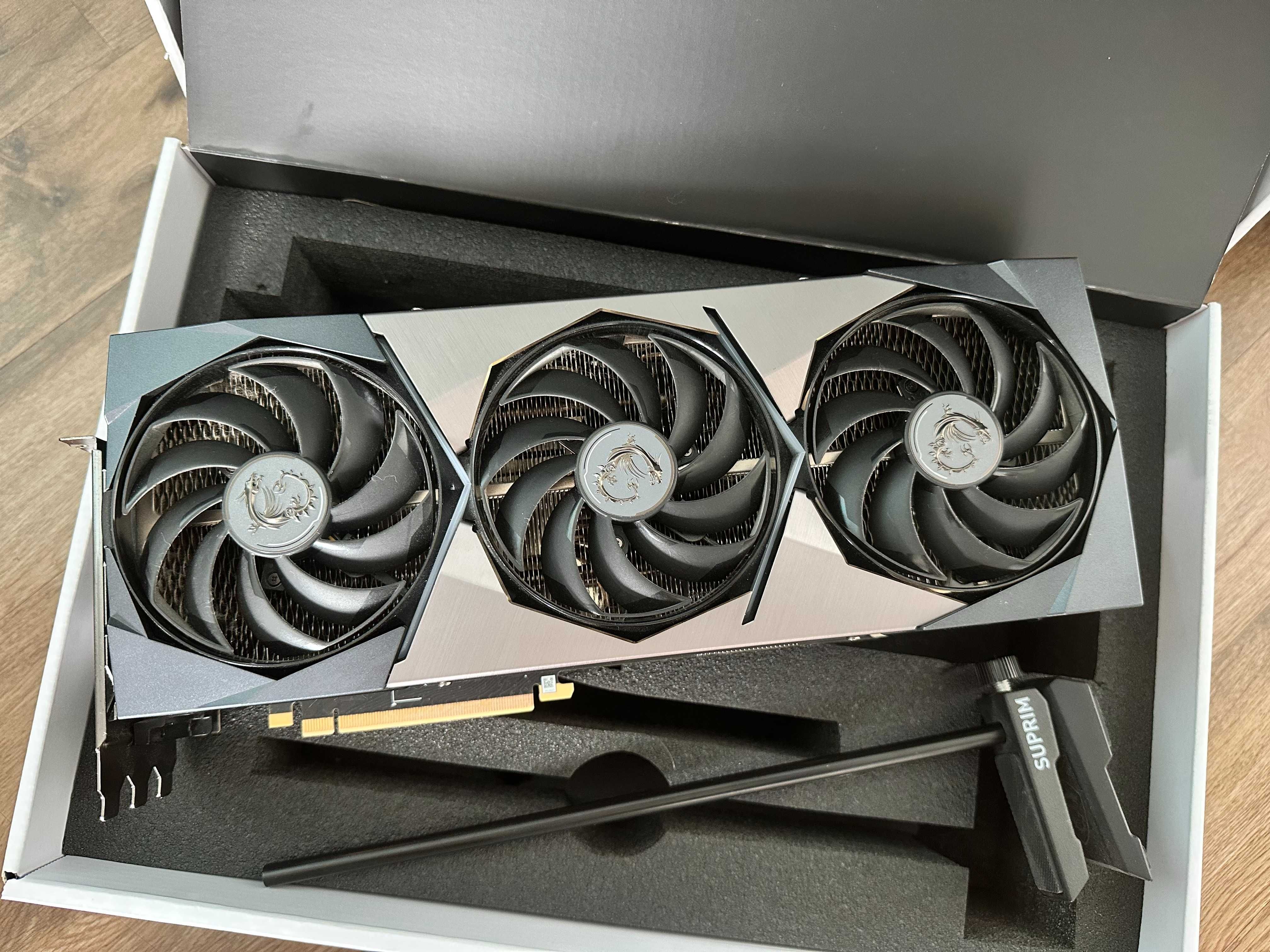 Grafika MSI GeForce RTX 3090 Ti SUPRIM X 24G