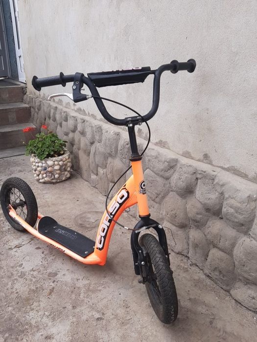 Самокат двоколісний.