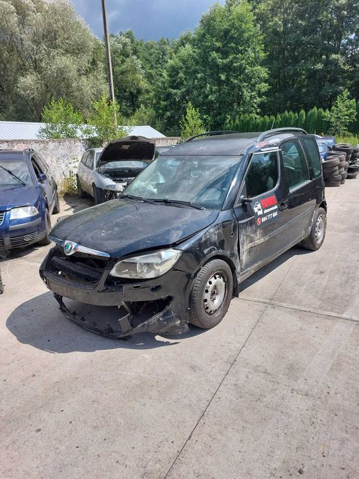 Posiadam czesci skoda roomster 1.4 16v  2011r