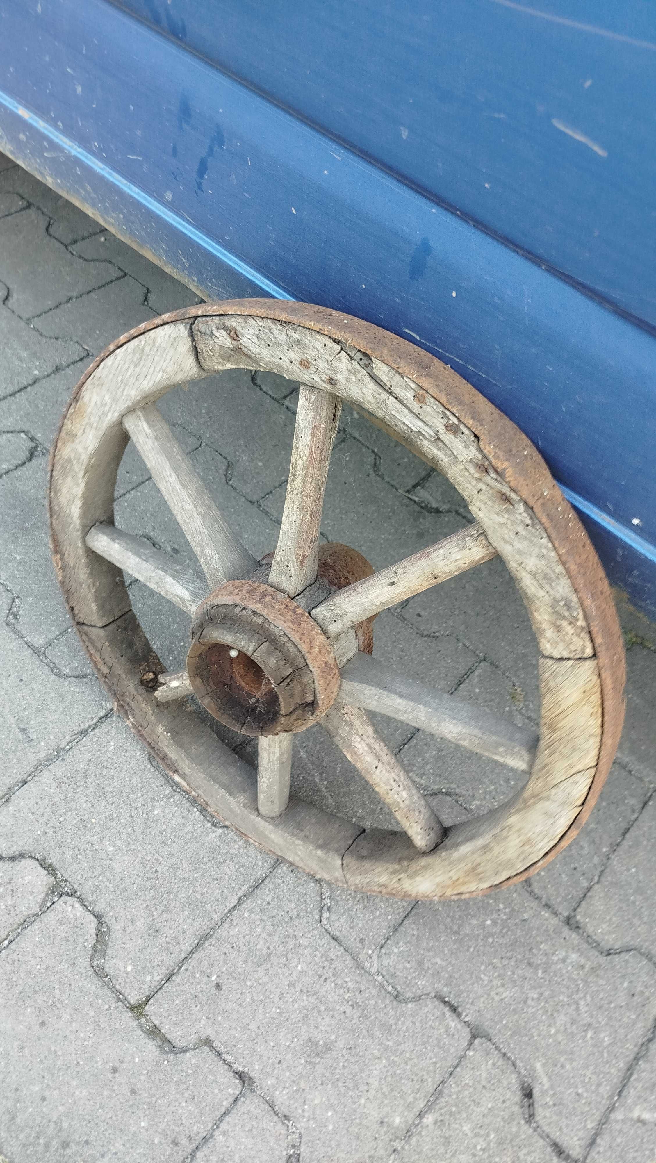 Stare koło drewniane