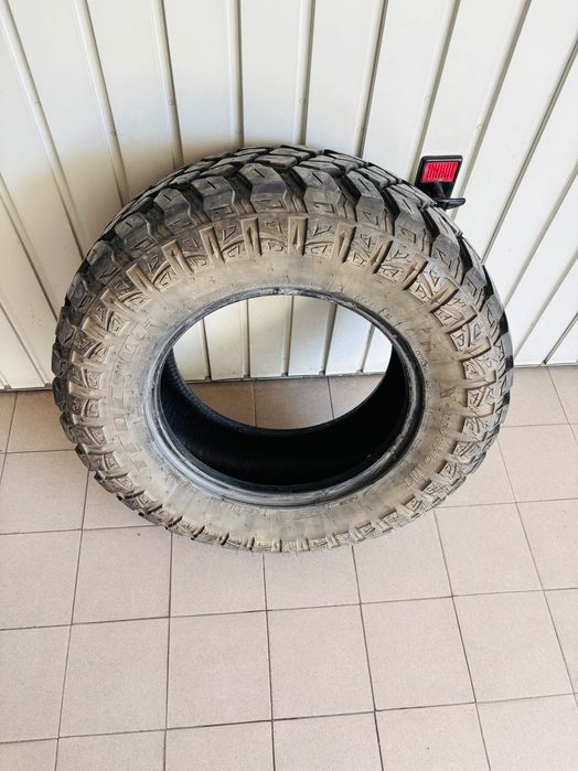 Pneus de jipe como novos