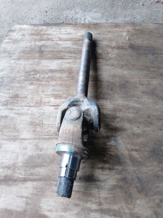 Піввісь передня ліва FORD F-550