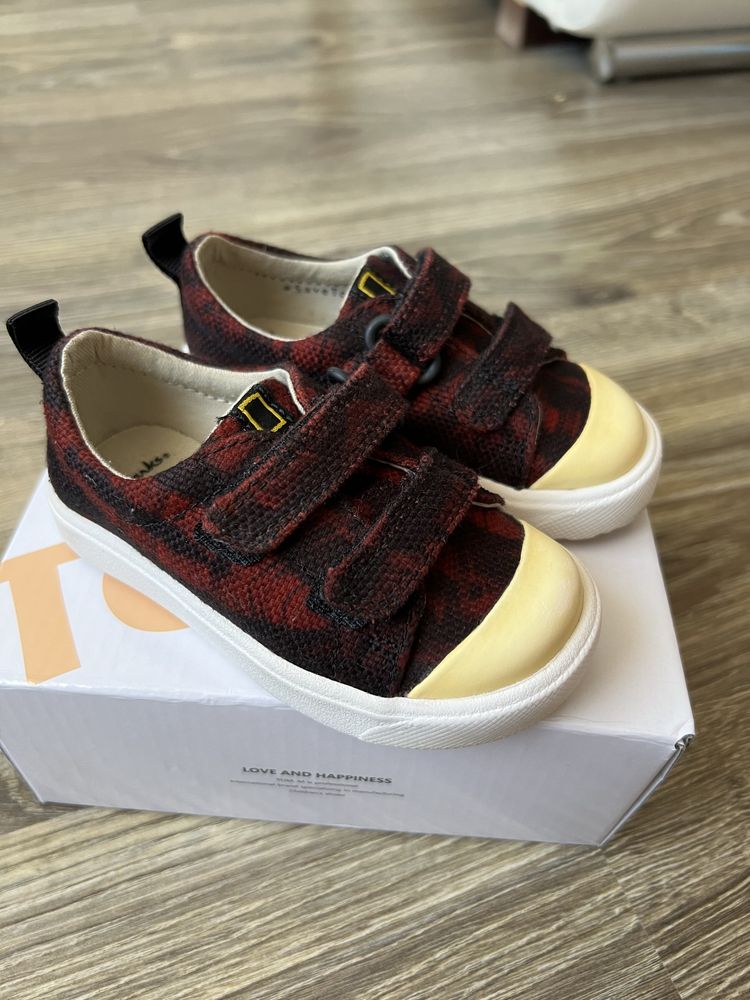 Продам дитячі кеди кросівки Clarks 20,5 розмір