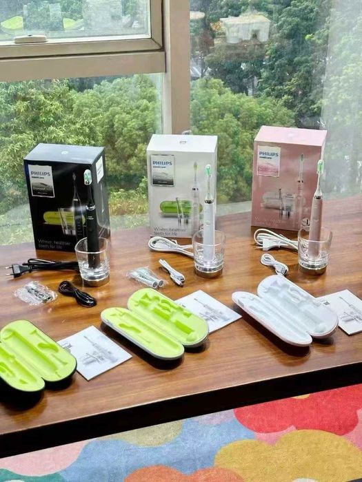 Електрична зубна щітка Philips Sonicare DiamondClean HX9352