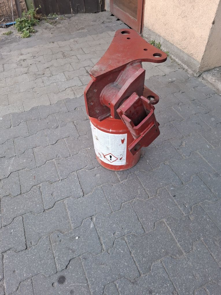 Mechanizm koła podporowego do pługa obrotowego ośka piasta