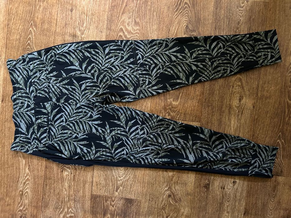 Штанці жіночі, добре тягнеться, є кармани та шнурок