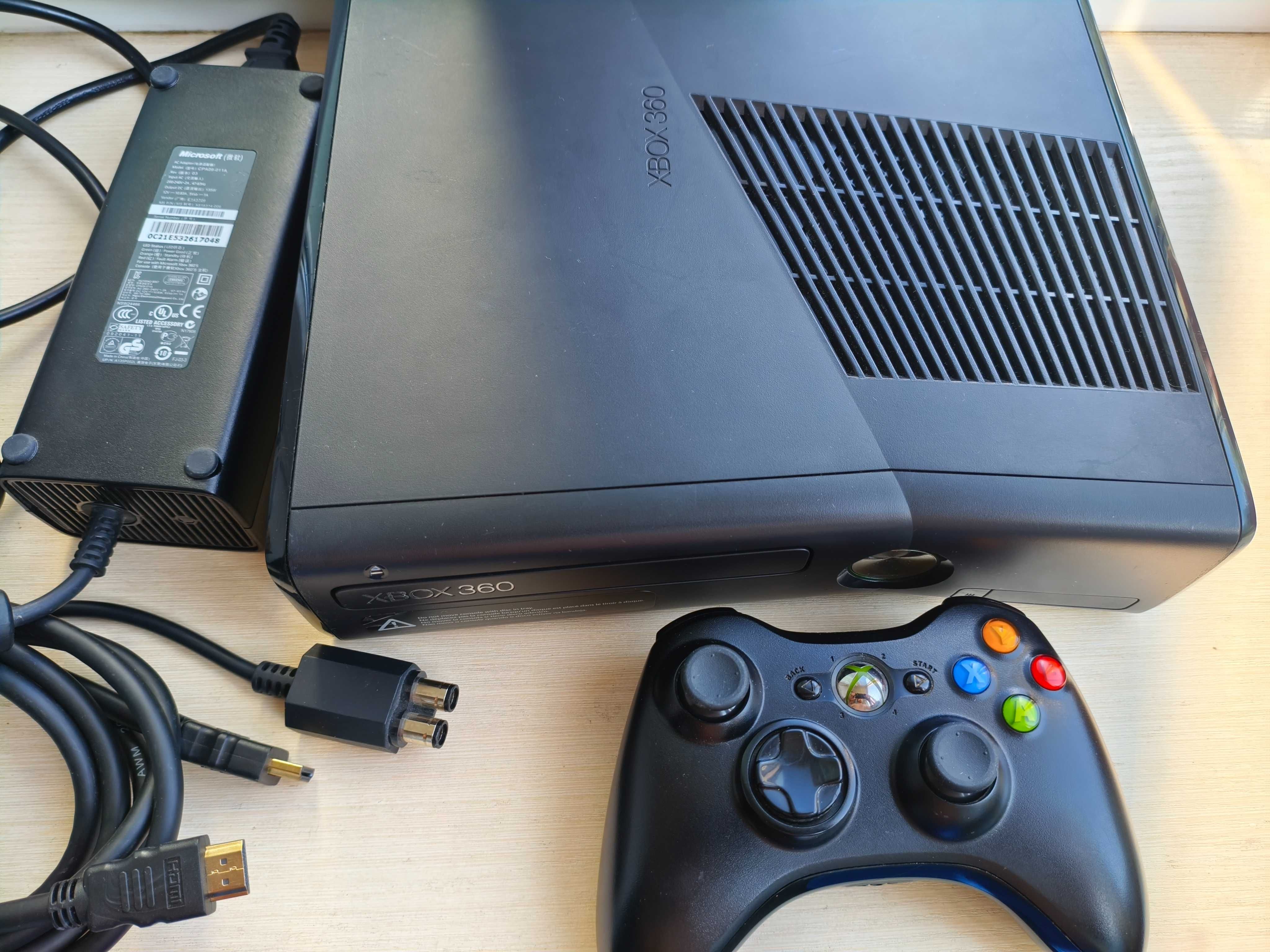 Xbox 360 Slim 250Gb джойстик ігри