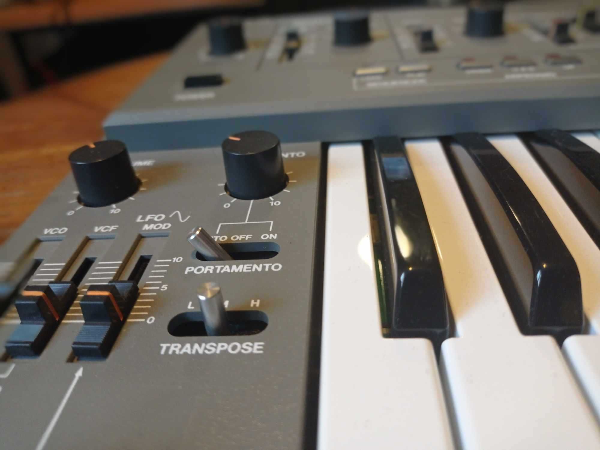 Roland SH-101 Syntezator